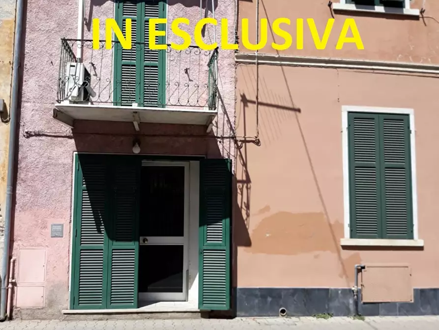 Immagine 1 di Casa semindipendente in vendita  a Carrara