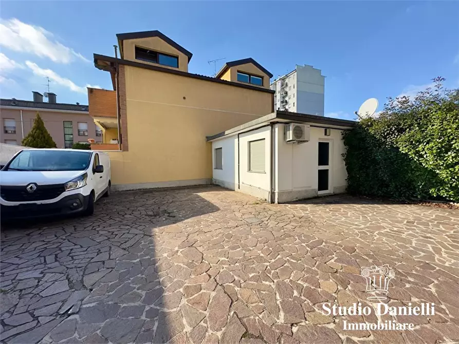 Immagine 5 di Villa in vendita  38 a Cinisello Balsamo
