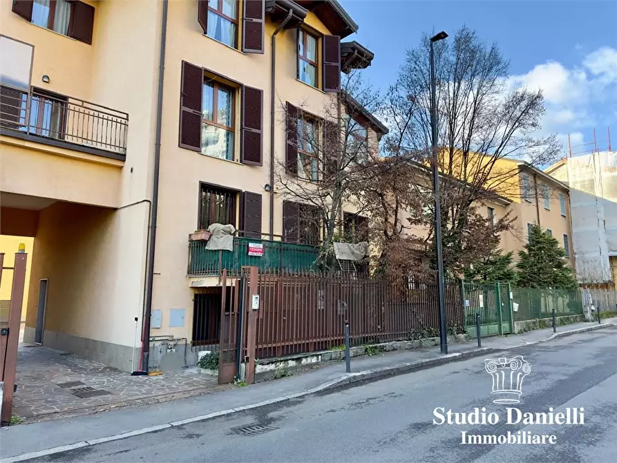 Immagine 3 di Villa in vendita  38 a Cinisello Balsamo