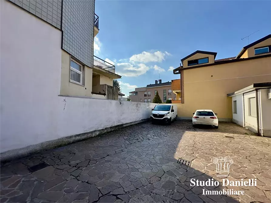 Immagine 4 di Villa in vendita  38 a Cinisello Balsamo