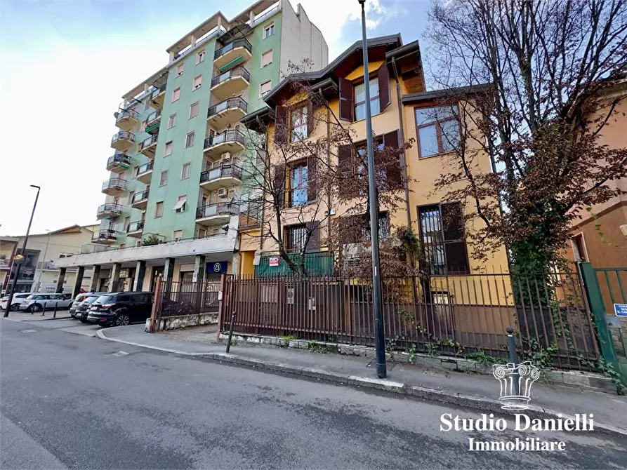 Immagine 2 di Villa in vendita  38 a Cinisello Balsamo