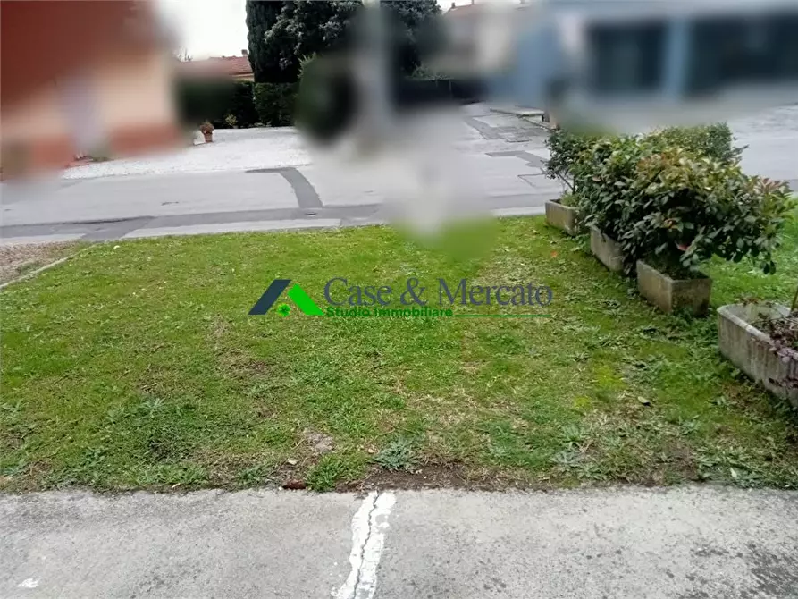 Immagine 4 di Casa semindipendente in vendita  a Lucca