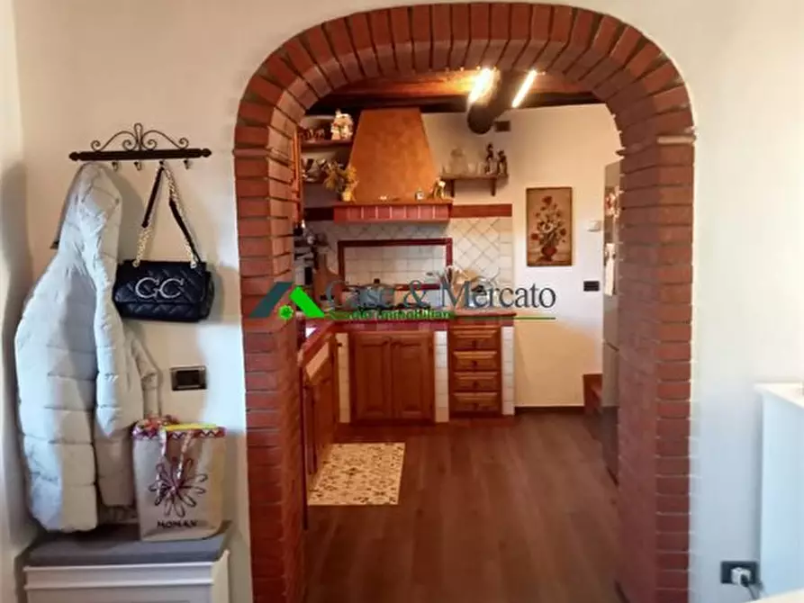 Immagine 5 di Casa semindipendente in vendita  a Lucca