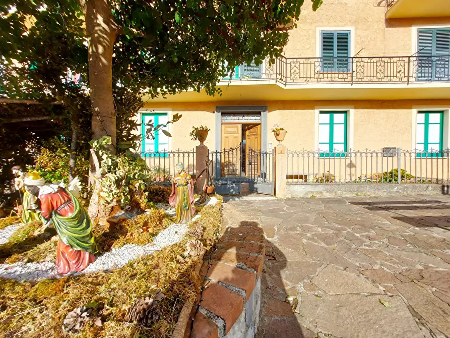 Immagine 3 di Palazzo in vendita  2 a Camerota