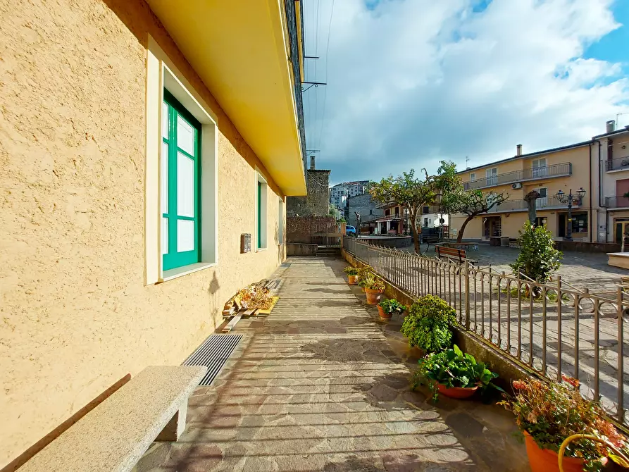 Immagine 7 di Palazzo in vendita  2 a Camerota