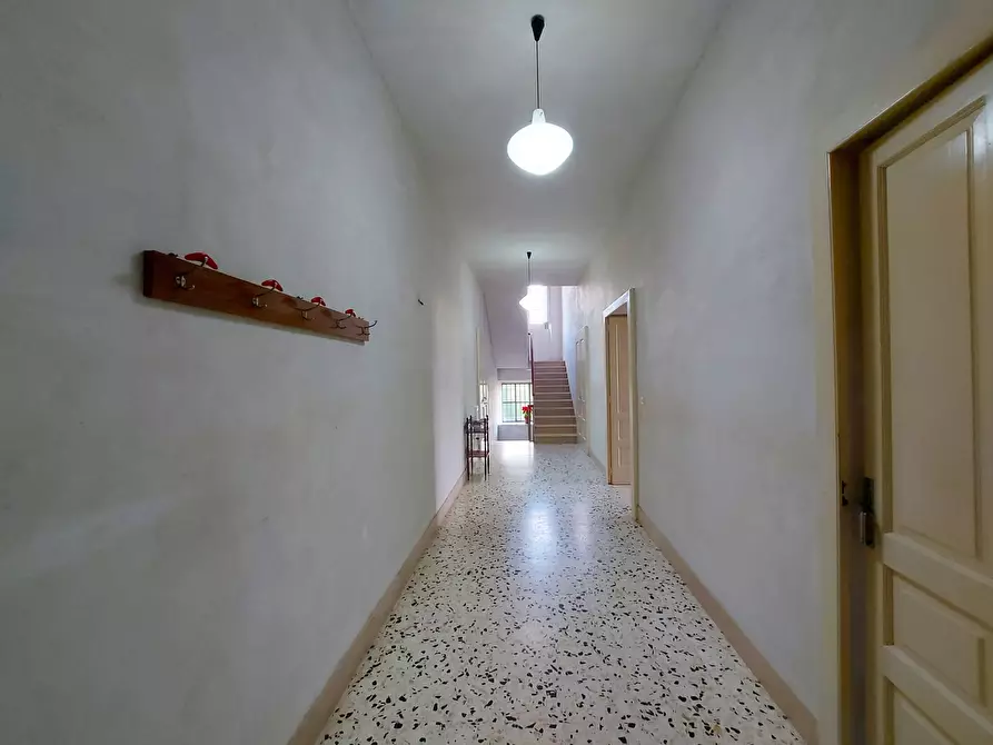 Immagine 10 di Palazzo in vendita  2 a Camerota