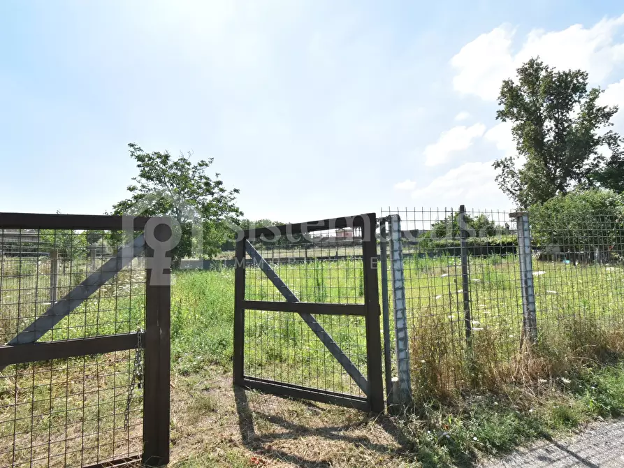 Immagine 1 di Terreno in vendita  a Brusciano