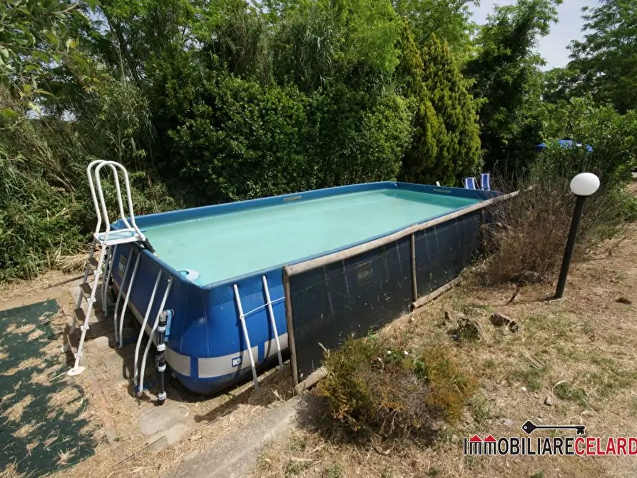 Immagine 2 di Terreno in vendita  a Colle Di Val D'elsa