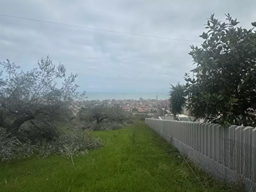 Immagine 9 di Terreno edificabile in vendita  a Silvi