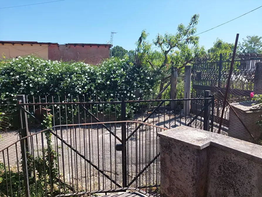 Immagine 6 di Terreno edificabile in vendita  a Tivoli