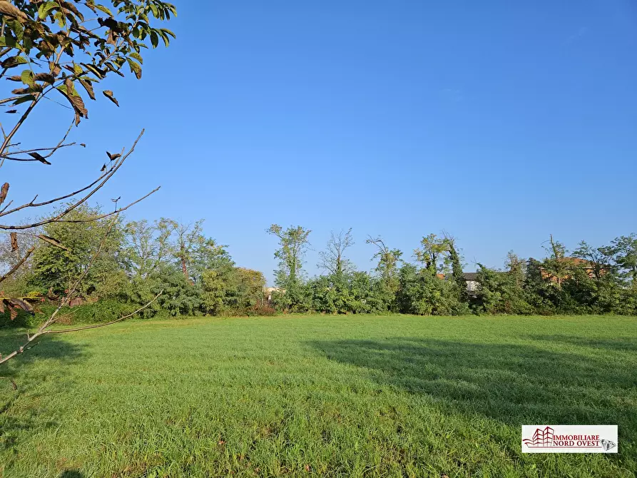 Immagine 1 di Terreno in vendita  a Corbetta