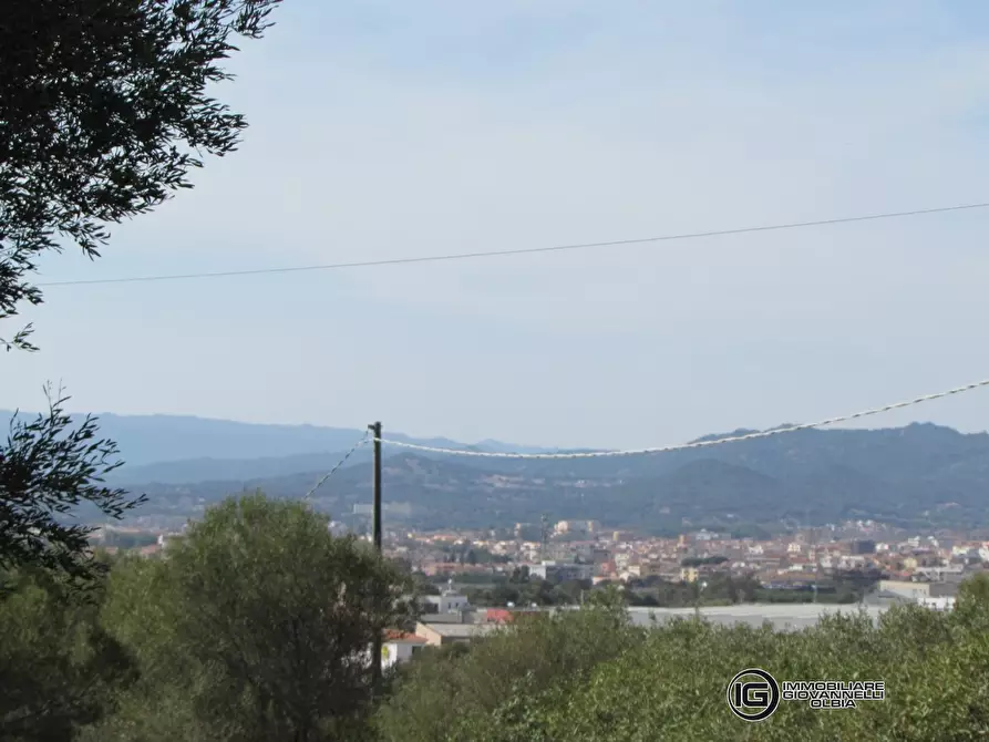 Immagine 2 di Terreno in vendita  a Olbia