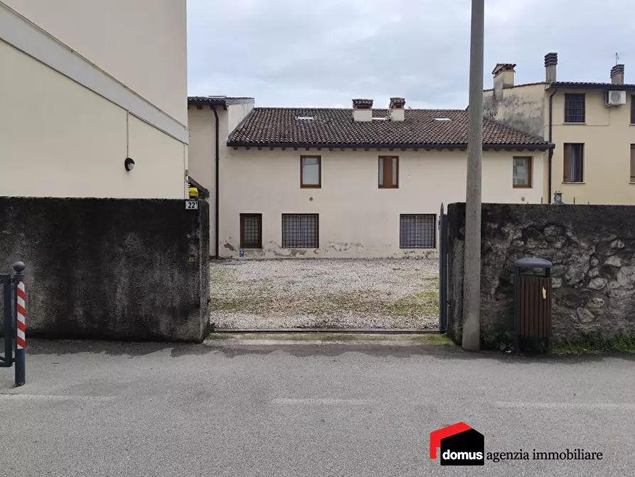 Immagine 3 di Terreno edificabile in vendita  a Thiene