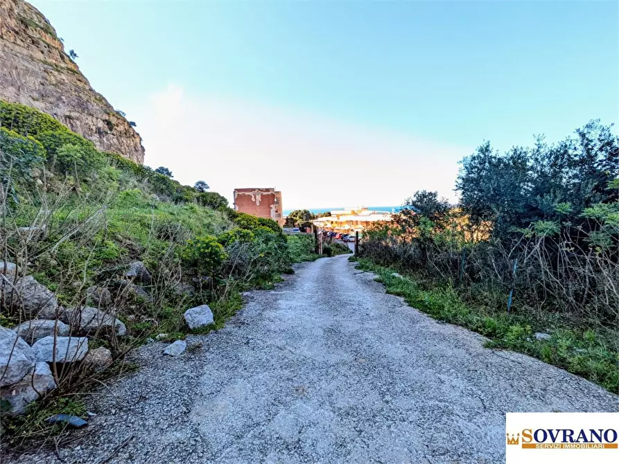 Immagine 1 di Terreno in vendita  a Capaci