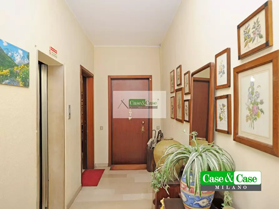Immagine 10 di Appartamento in vendita  24 a Milano