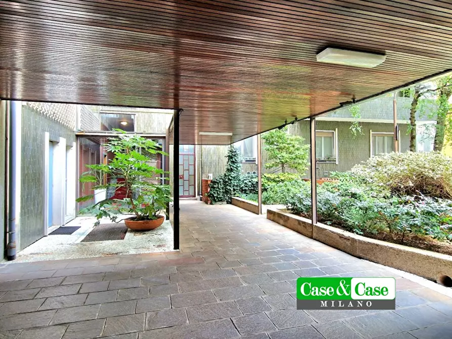 Immagine 8 di Appartamento in vendita  24 a Milano