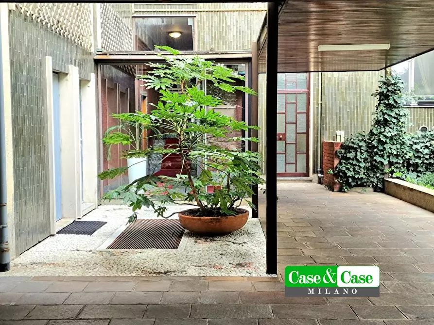 Immagine 9 di Appartamento in vendita  24 a Milano