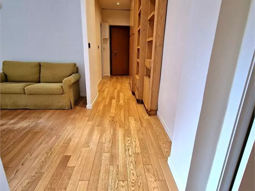 Immagine 9 di Appartamento in vendita  a Milano