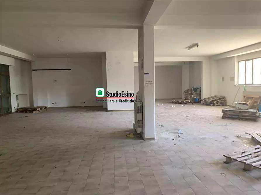 Immagine 1 di Negozio in vendita  20 a Monsampolo Del Tronto