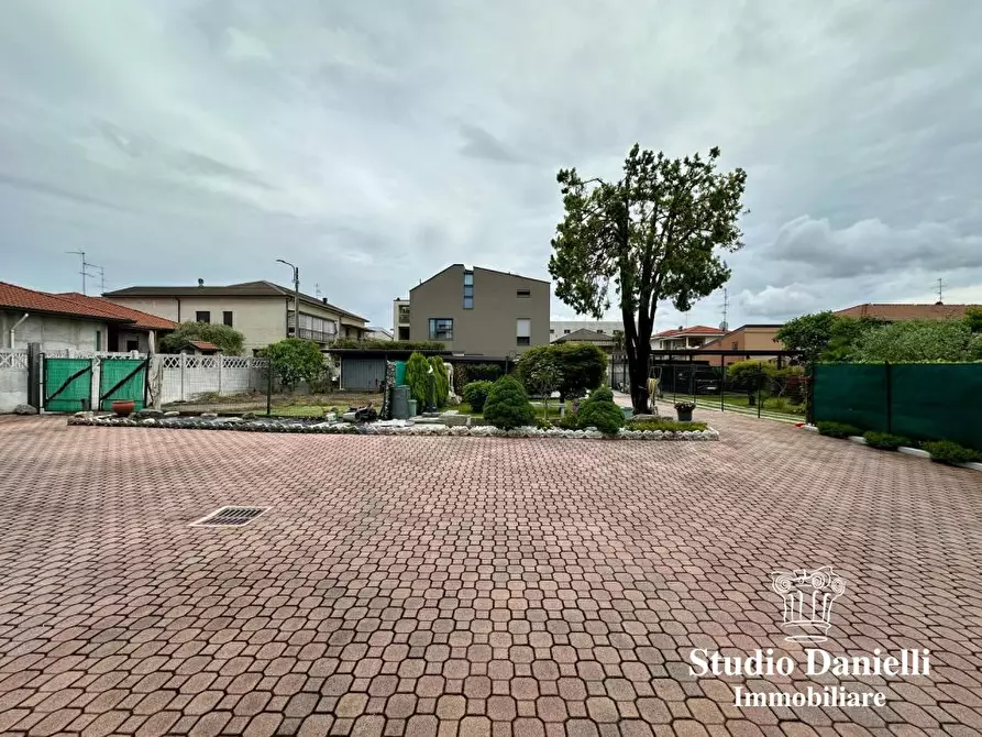 Immagine 9 di Ufficio in vendita  80 a Cesano Maderno