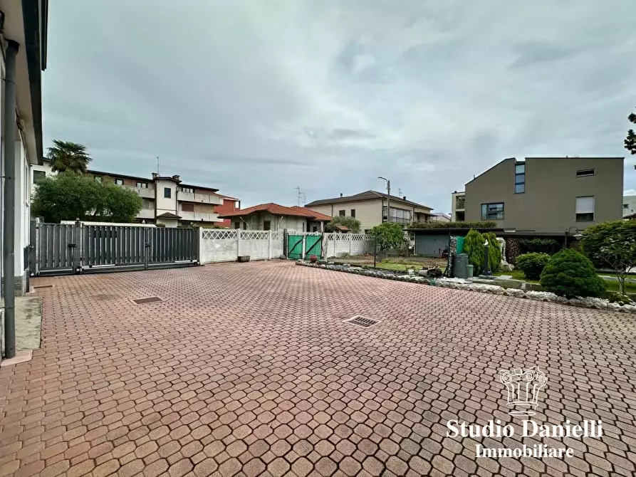 Immagine 10 di Ufficio in vendita  80 a Cesano Maderno