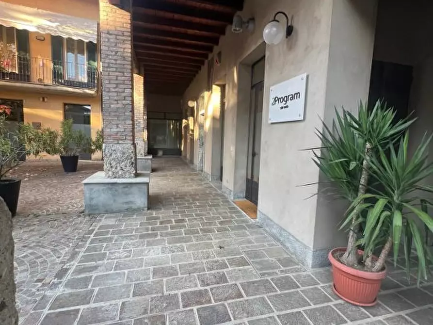 Immagine 2 di Ufficio in vendita  10 a Carate Brianza