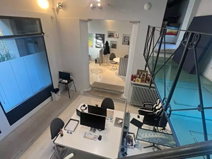 Immagine 10 di Ufficio in vendita  10 a Carate Brianza