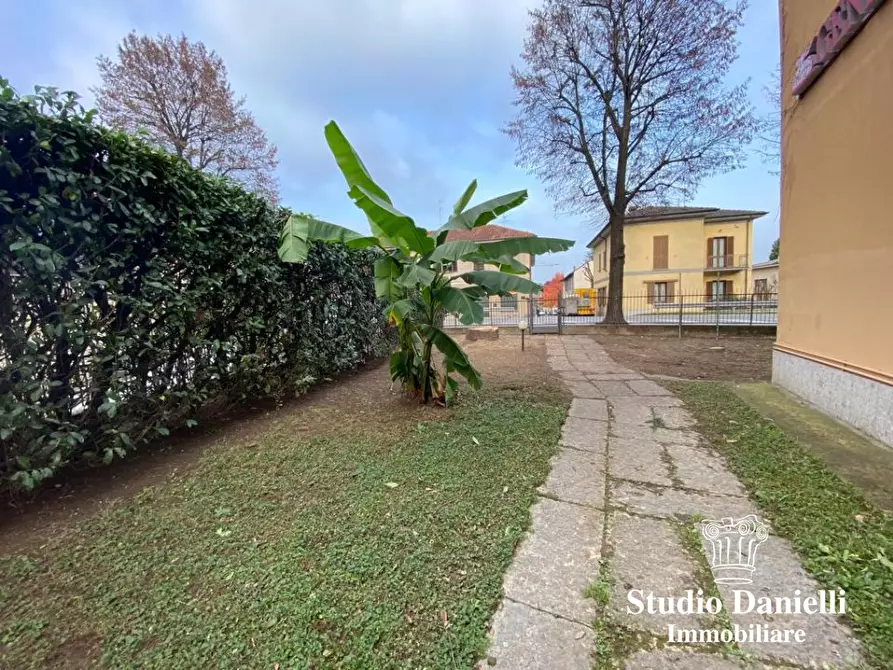 Immagine 9 di Ufficio in vendita  6 a Carate Brianza