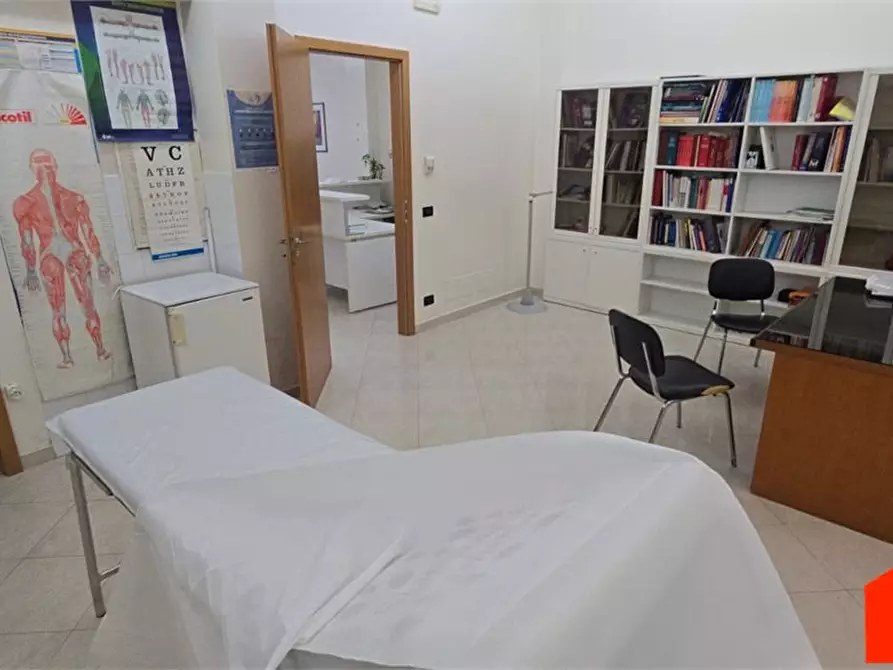 Immagine 3 di Ufficio in vendita  a Alcamo