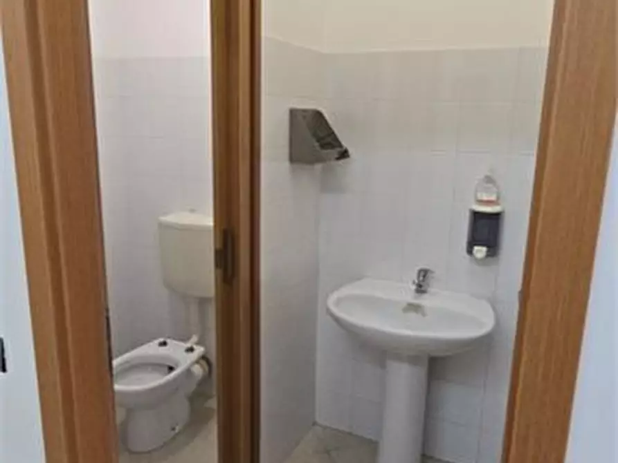 Immagine 7 di Ufficio in vendita  a Alcamo