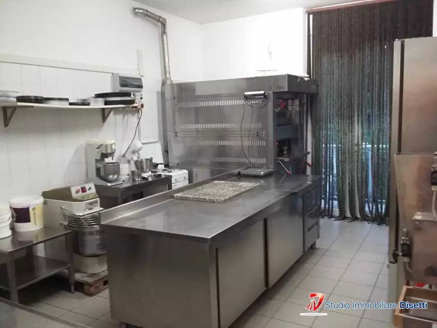 Immagine 4 di Ufficio in vendita  46 C a Ceto