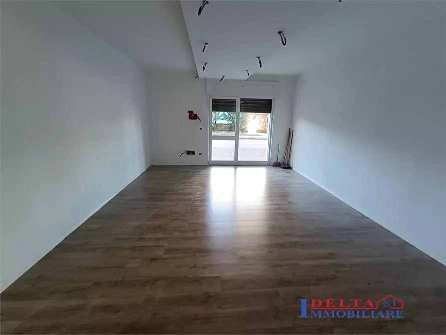 Immagine 3 di Ufficio in vendita  a Rosignano Marittimo