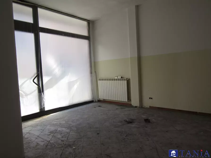 Immagine 2 di Ufficio in vendita  20 a Carrara