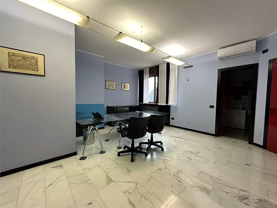 Immagine 3 di Ufficio in vendita  a Parabiago