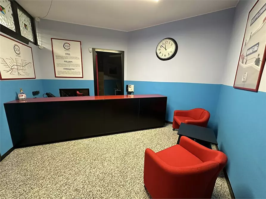 Immagine 6 di Ufficio in vendita  a Parabiago