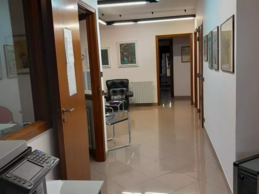 Immagine 7 di Ufficio in affitto  a Ragusa