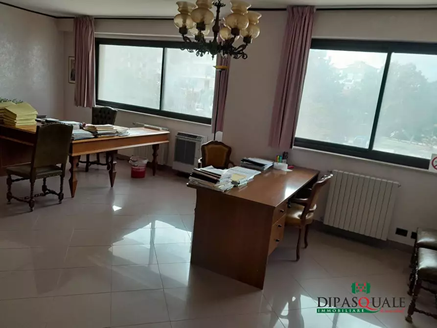 Immagine 8 di Ufficio in affitto  a Ragusa