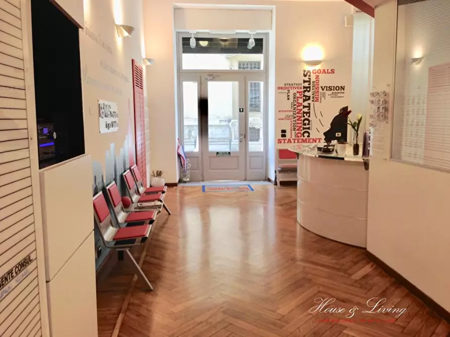 Immagine 4 di Ufficio in vendita  a Torino