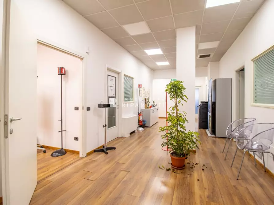 Immagine 9 di Ufficio in vendita  23 a Lecco