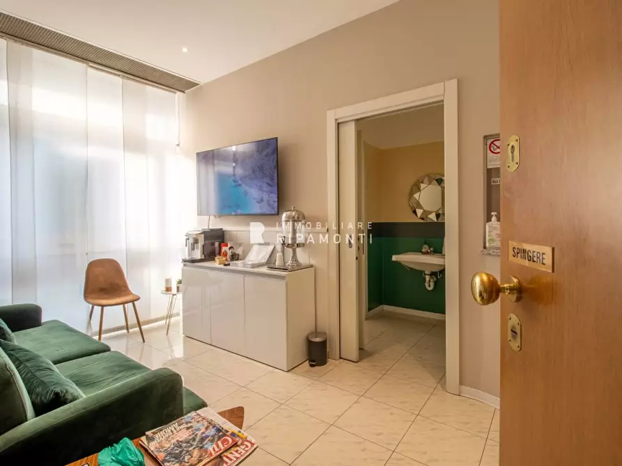 Immagine 9 di Ufficio in vendita  11 a Lecco