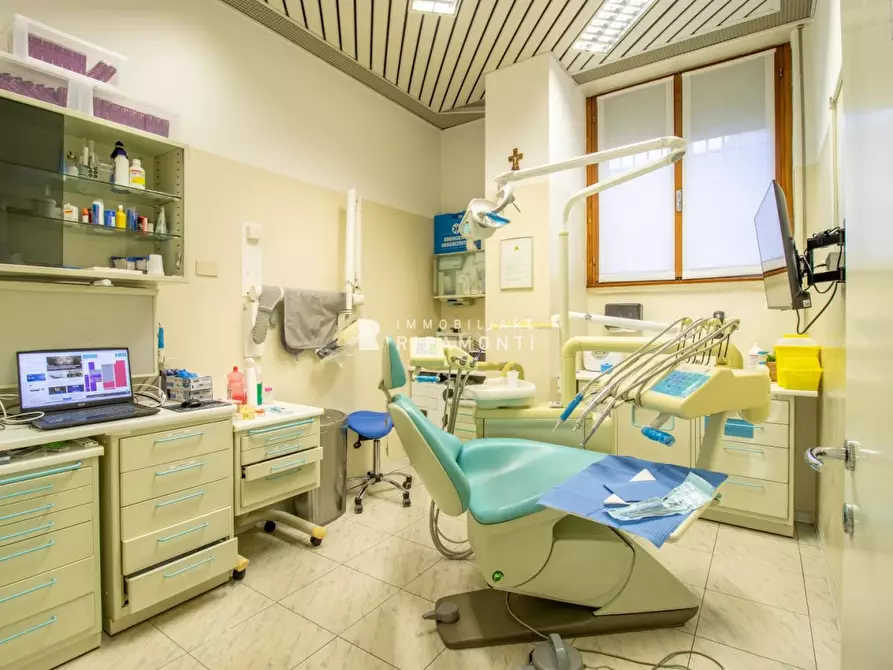 Immagine 10 di Ufficio in vendita  11 a Lecco