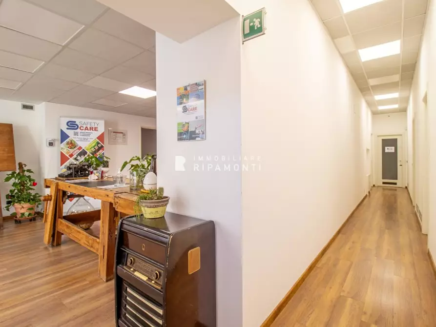 Immagine 4 di Ufficio in vendita  23 a Lecco