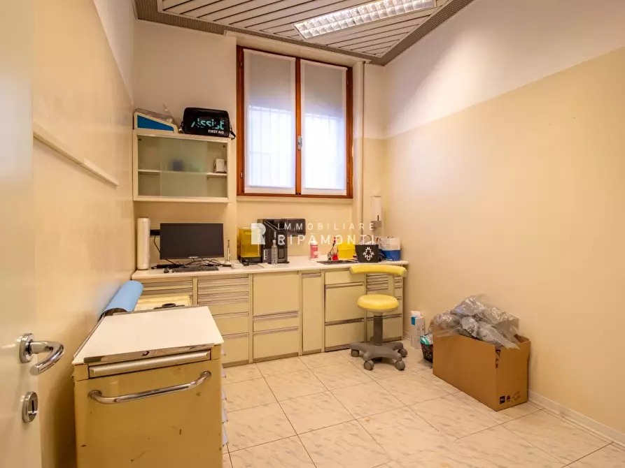 Immagine 9 di Ufficio in vendita  11 a Lecco
