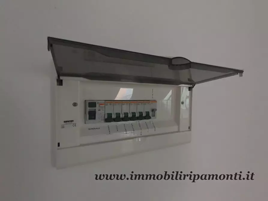 Immagine 10 di Ufficio in vendita  3 a Lecco