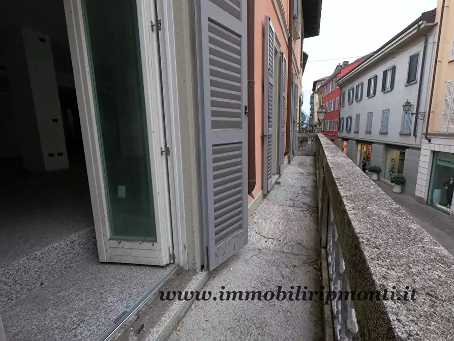 Immagine 4 di Ufficio in vendita  3 a Lecco