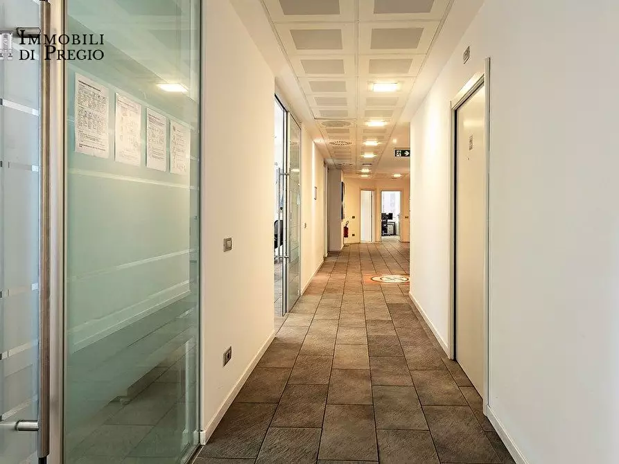 Immagine 3 di Ufficio in vendita  a Milano