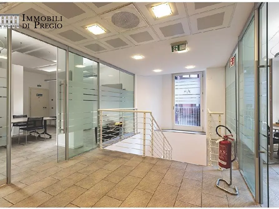Immagine 2 di Ufficio in vendita  a Milano