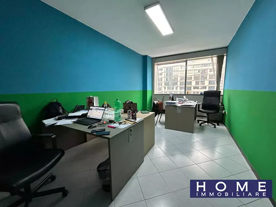 Immagine 1 di Ufficio in vendita  a Napoli