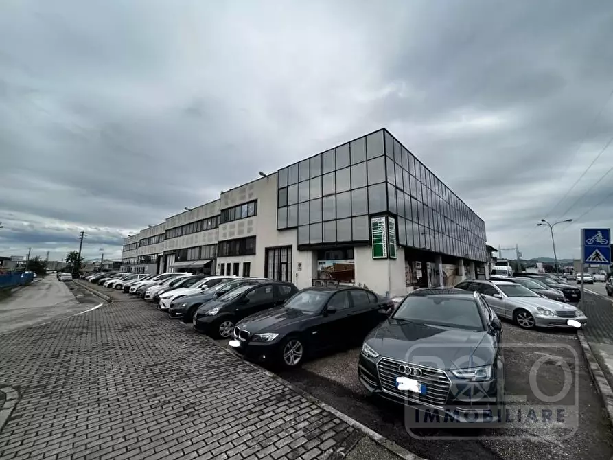 Immagine 10 di Ufficio in vendita  a San Martino Buon Albergo