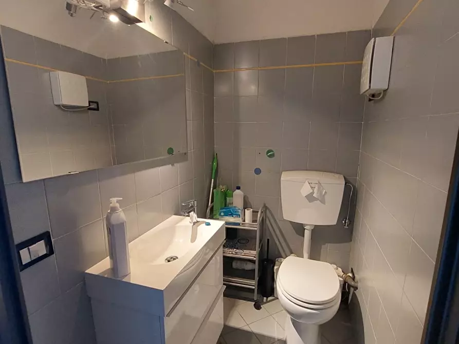 Immagine 6 di Ufficio in vendita  a Pisa